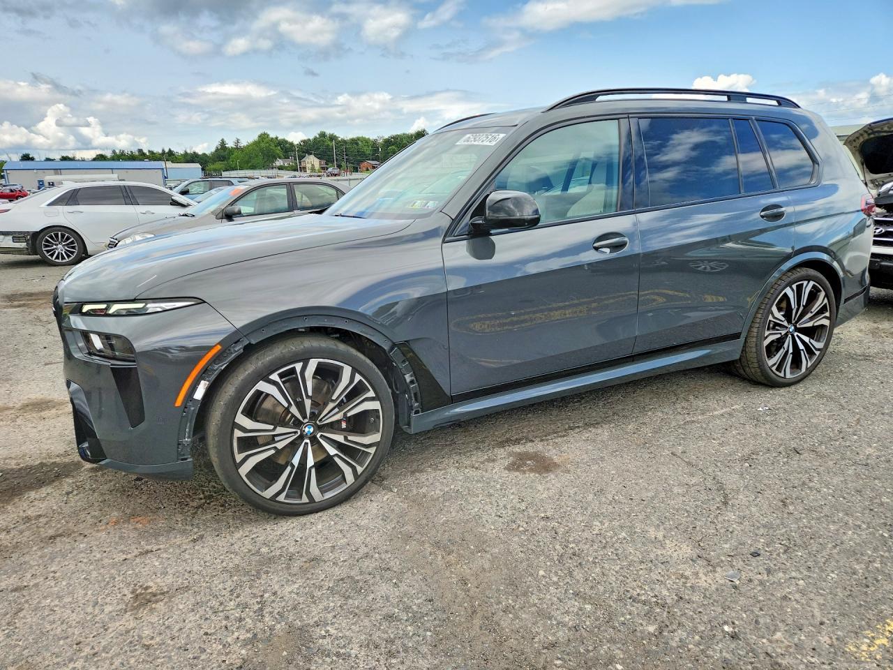 2024 BMW X7 M60I - zdjęcie główne