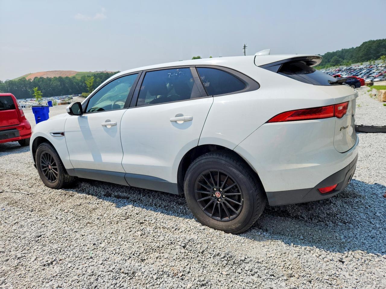 2017 Jaguar F-Pace - zdjęcie 2