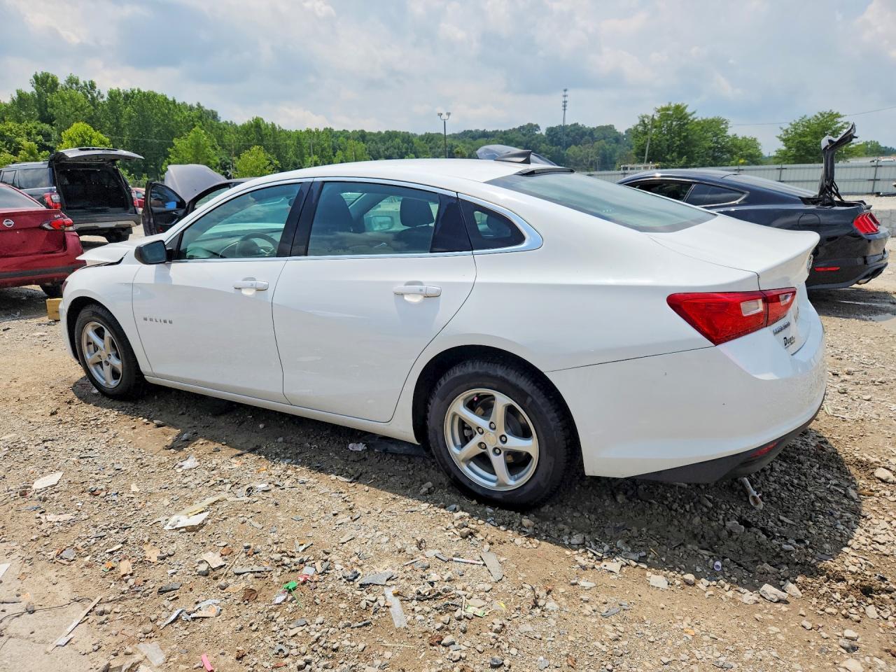 2018 Chevrolet Malibu Ls - zdjęcie 2
