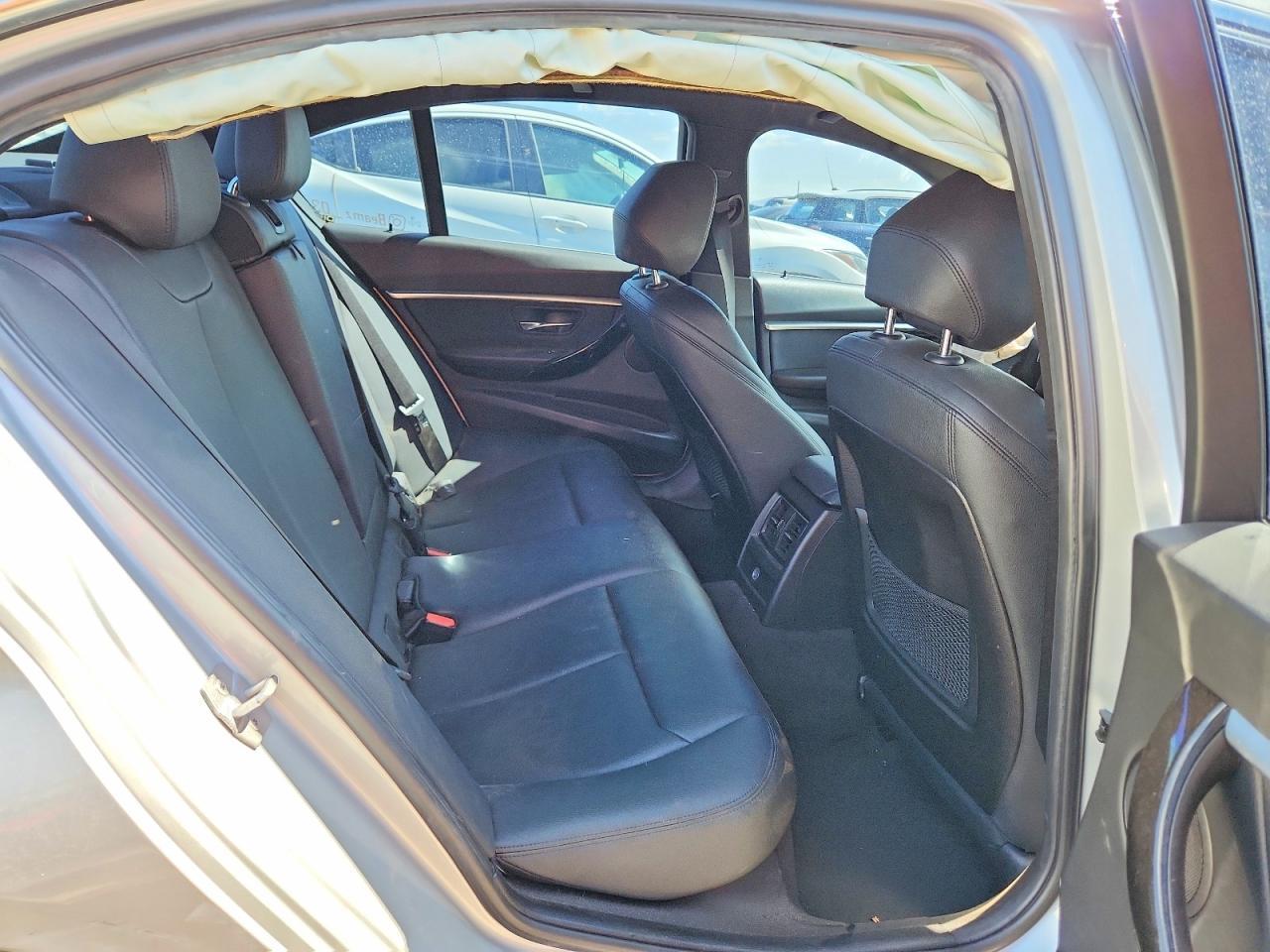 2018 BMW 330 I - zdjęcie 10