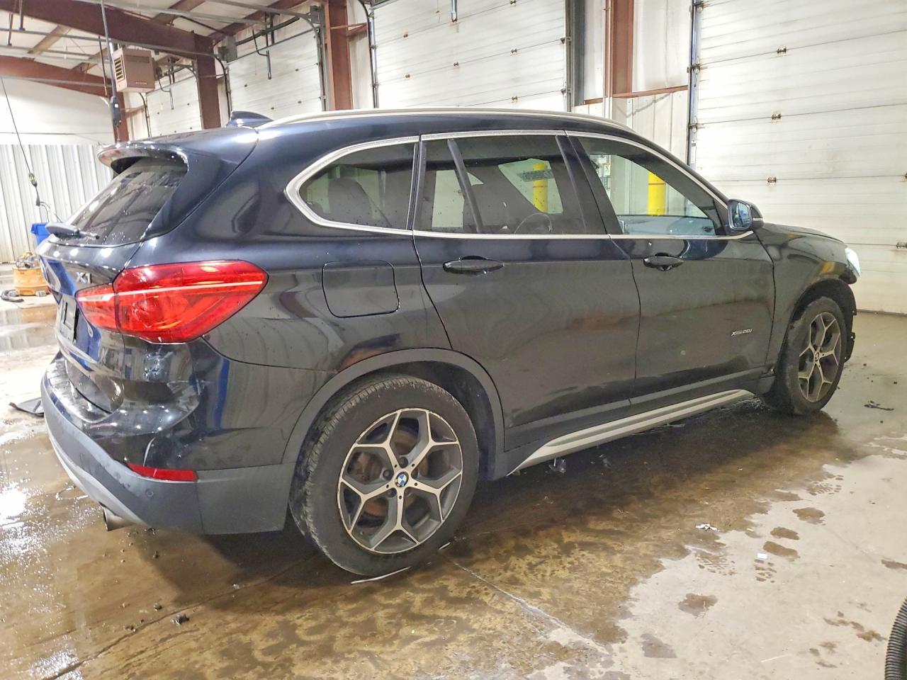 2016 BMW X1 xDrive28I - zdjęcie 3