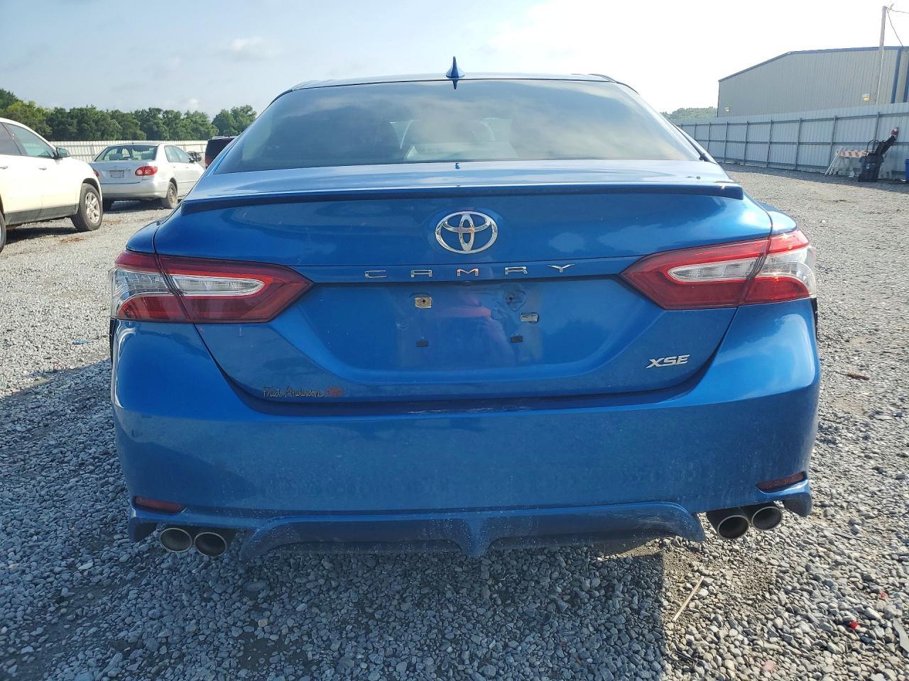 2019 Toyota Camry Xse - zdjęcie 6