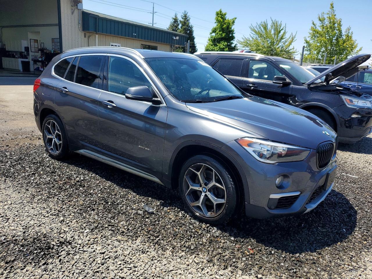 2016 BMW X1 xDrive28I - zdjęcie 4