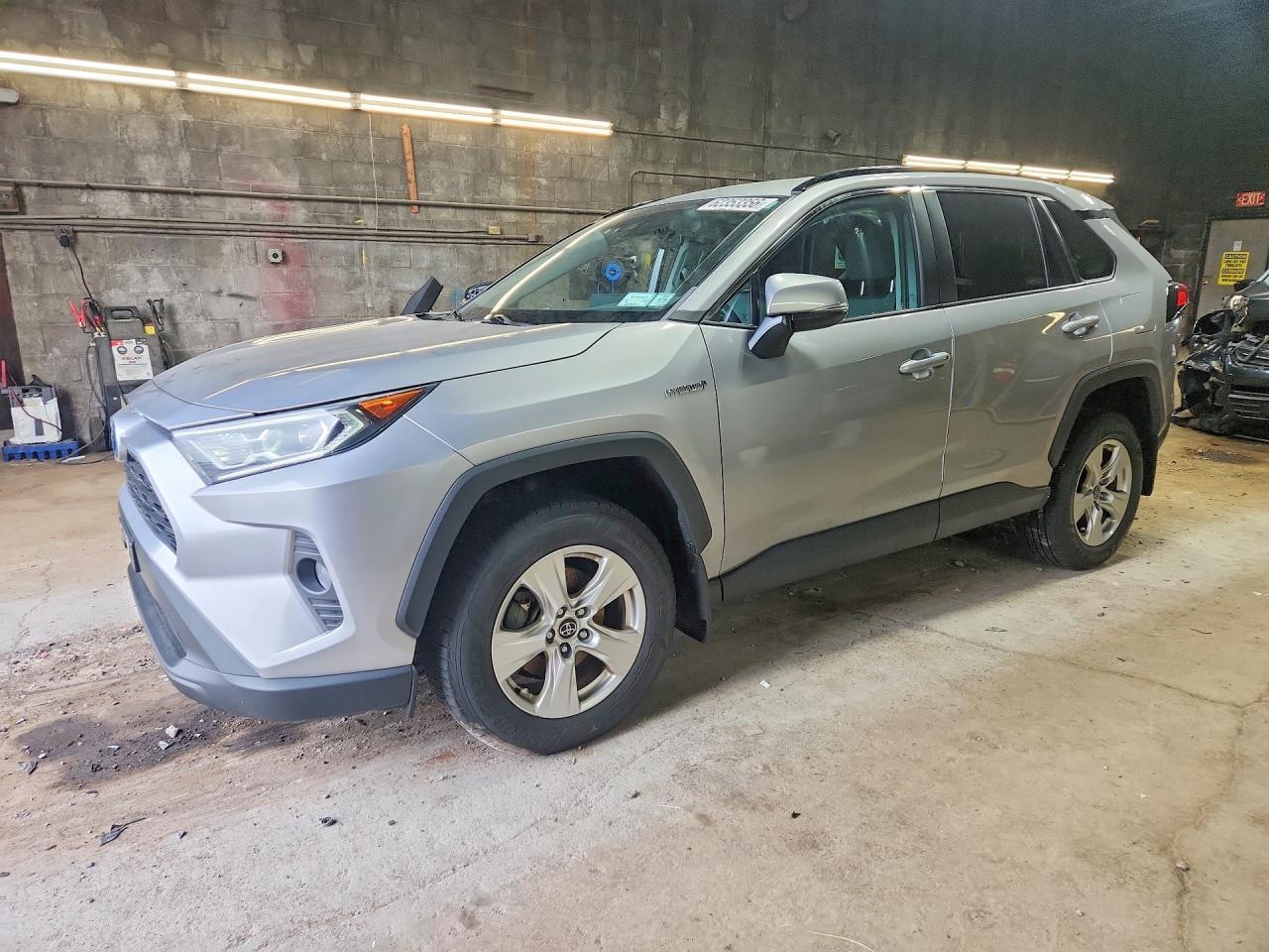 2021 Toyota Rav4 Hybrid Xle - zdjęcie główne