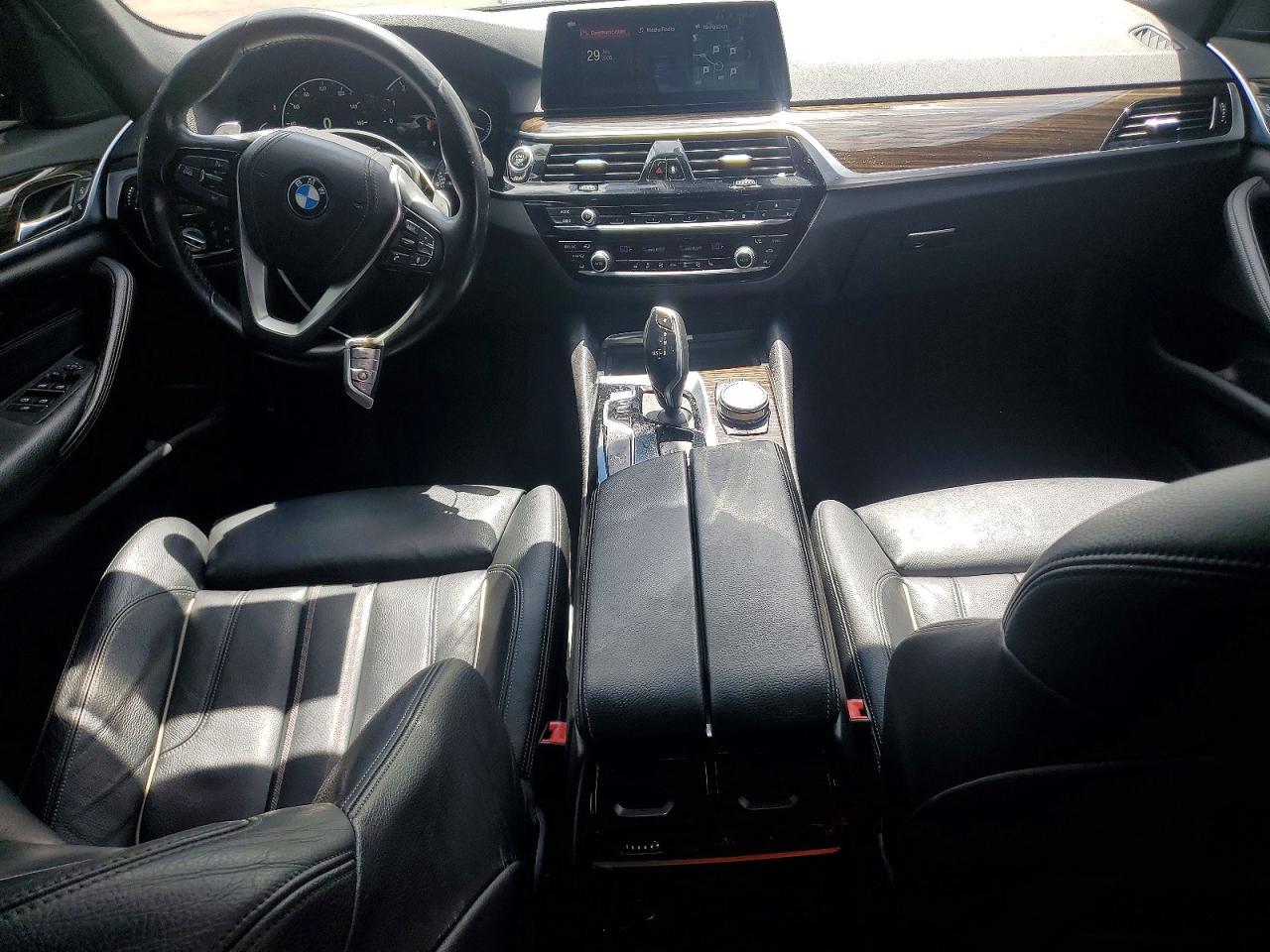2019 BMW 530 I - zdjęcie 8