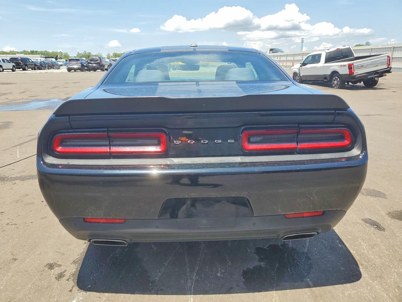 2017 Dodge Challenger Sxt - zdjęcie 6
