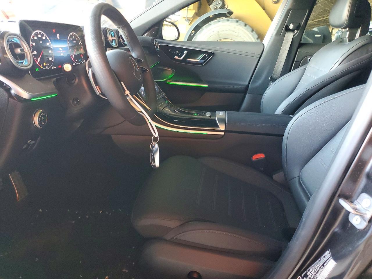 2025 Mercedes-Benz C 300 - zdjęcie 7