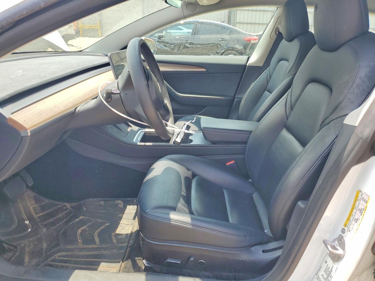 2023 Tesla Model 3 - zdjęcie 7