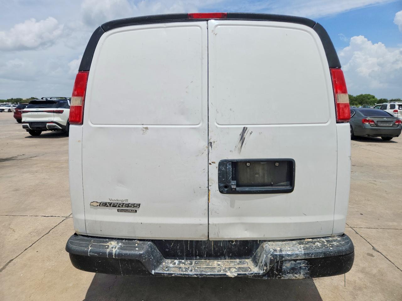 2016 Chevrolet Express G2500 - zdjęcie 6