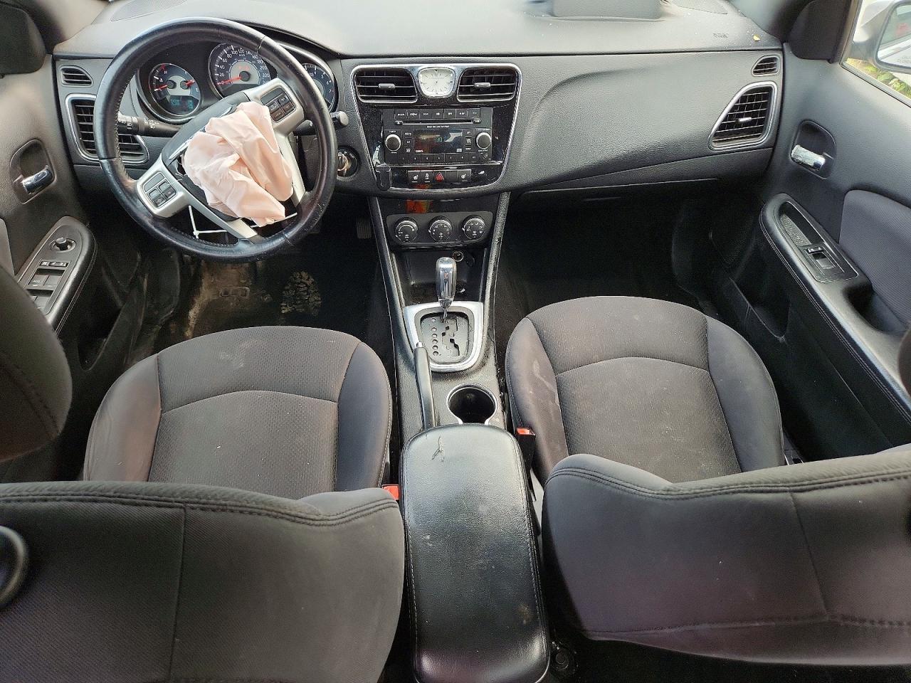 2013 Chrysler 200 Touring - zdjęcie 8
