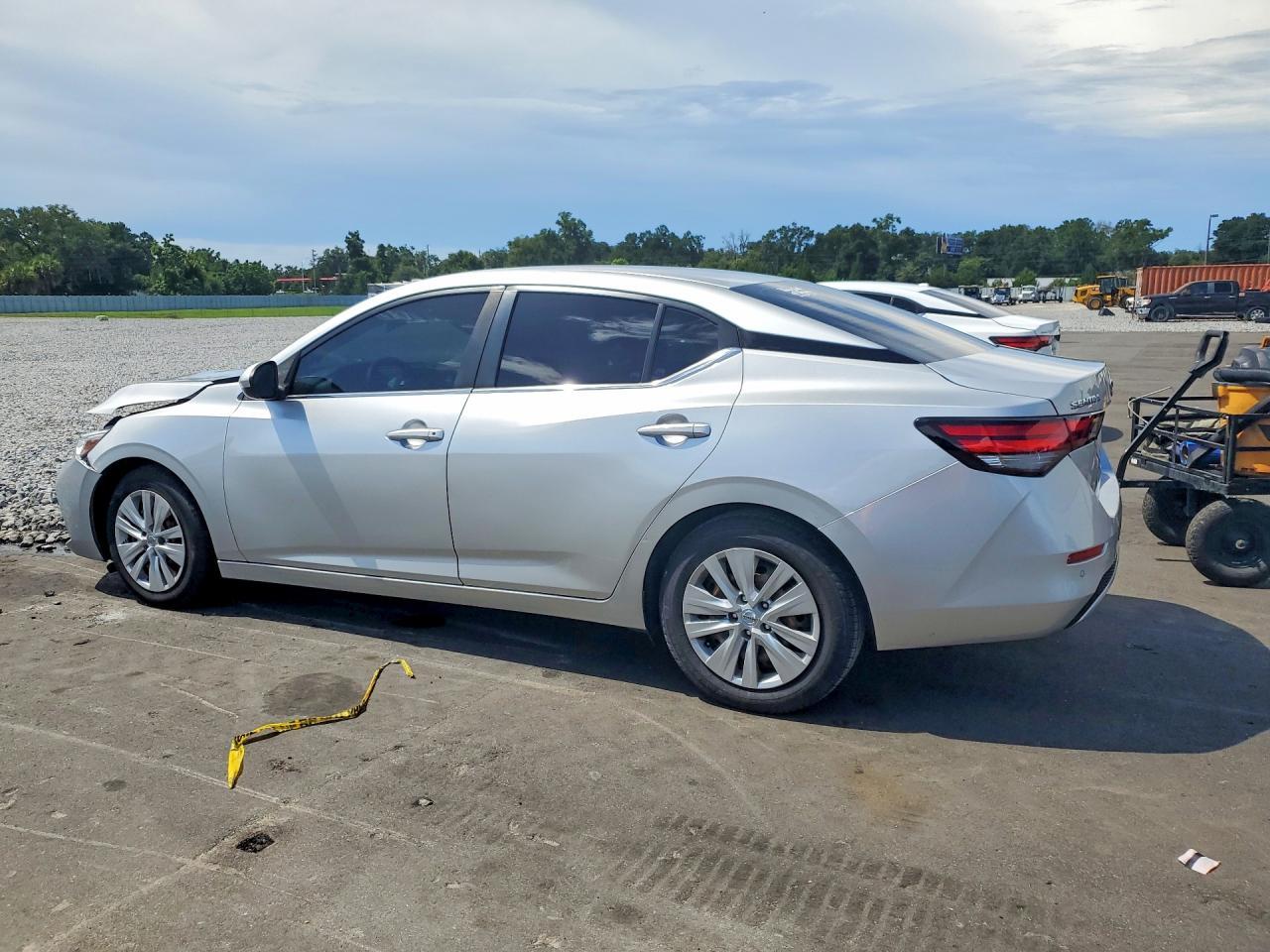2023 Nissan Sentra S - zdjęcie 2