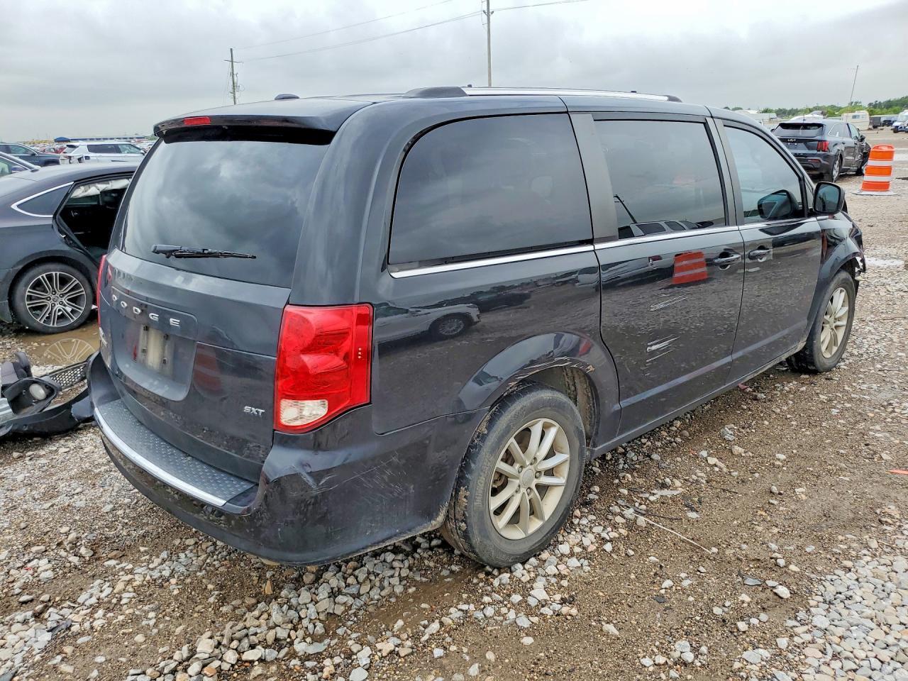 2020 Dodge Grand Caravan Sxt - zdjęcie 3