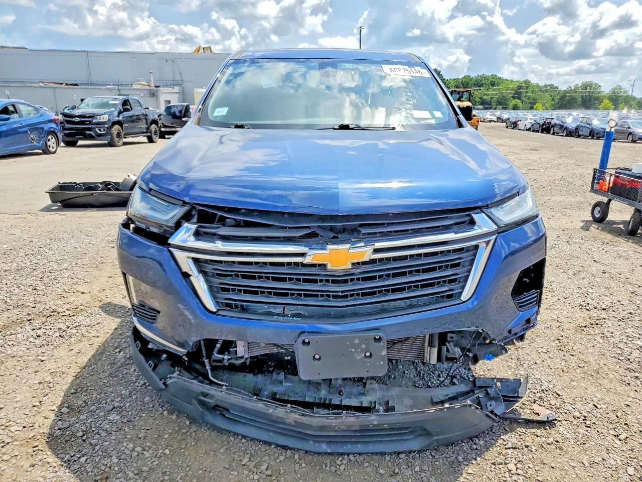 2022 Chevrolet Traverse Ls - zdjęcie 5