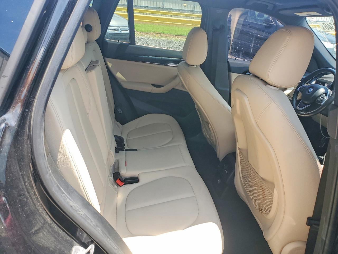 2017 BMW X1 xDrive28I - zdjęcie 10