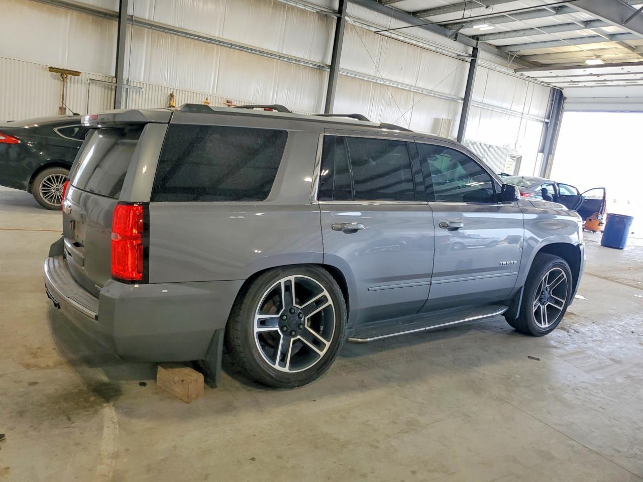 2020 Chevrolet Tahoe K1500 Premier - zdjęcie 3