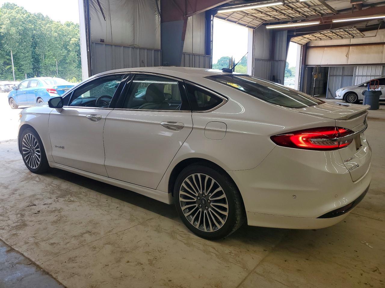 2017 Ford Fusion Titanium Hev - zdjęcie 2