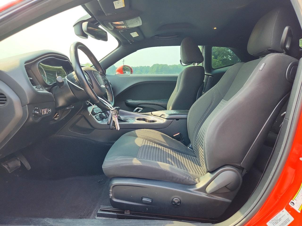 2016 Dodge Challenger Sxt - zdjęcie 7
