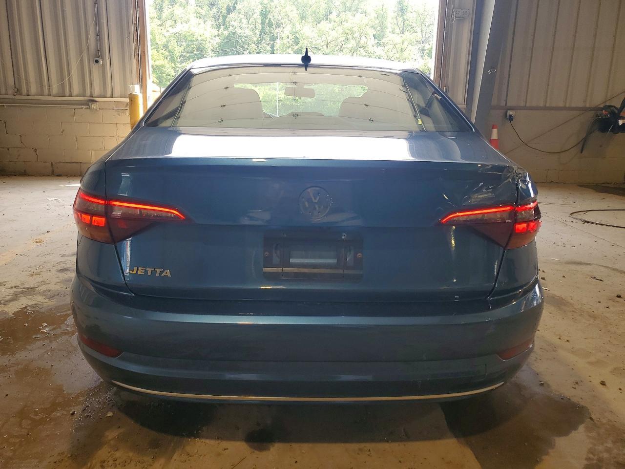 2017 Volkswagen Jetta - zdjęcie 6