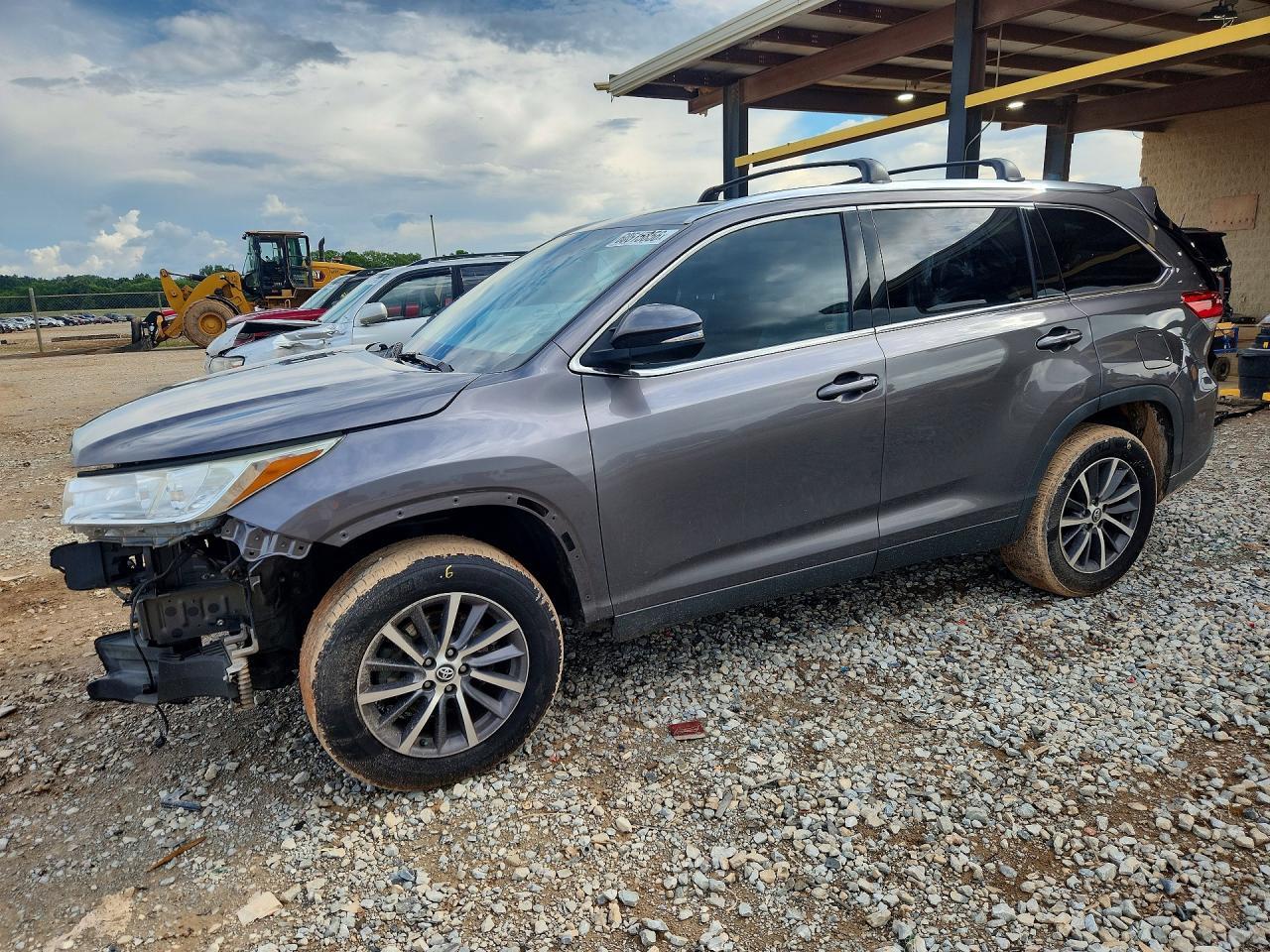 2019 Toyota Highlander Xle - zdjęcie główne
