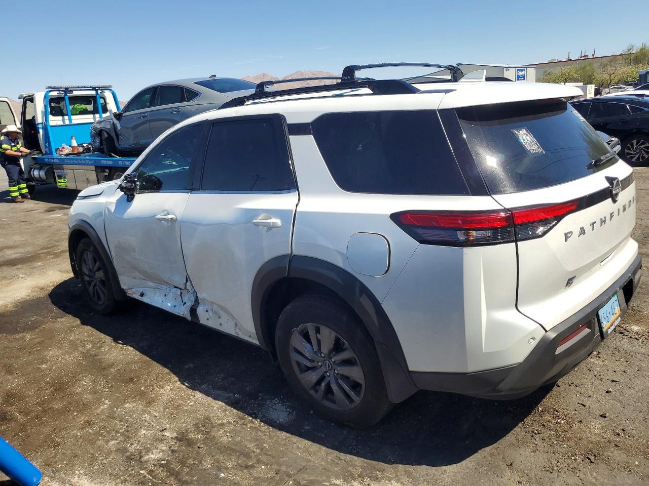 2025 Nissan Pathfinder Sv - zdjęcie 2