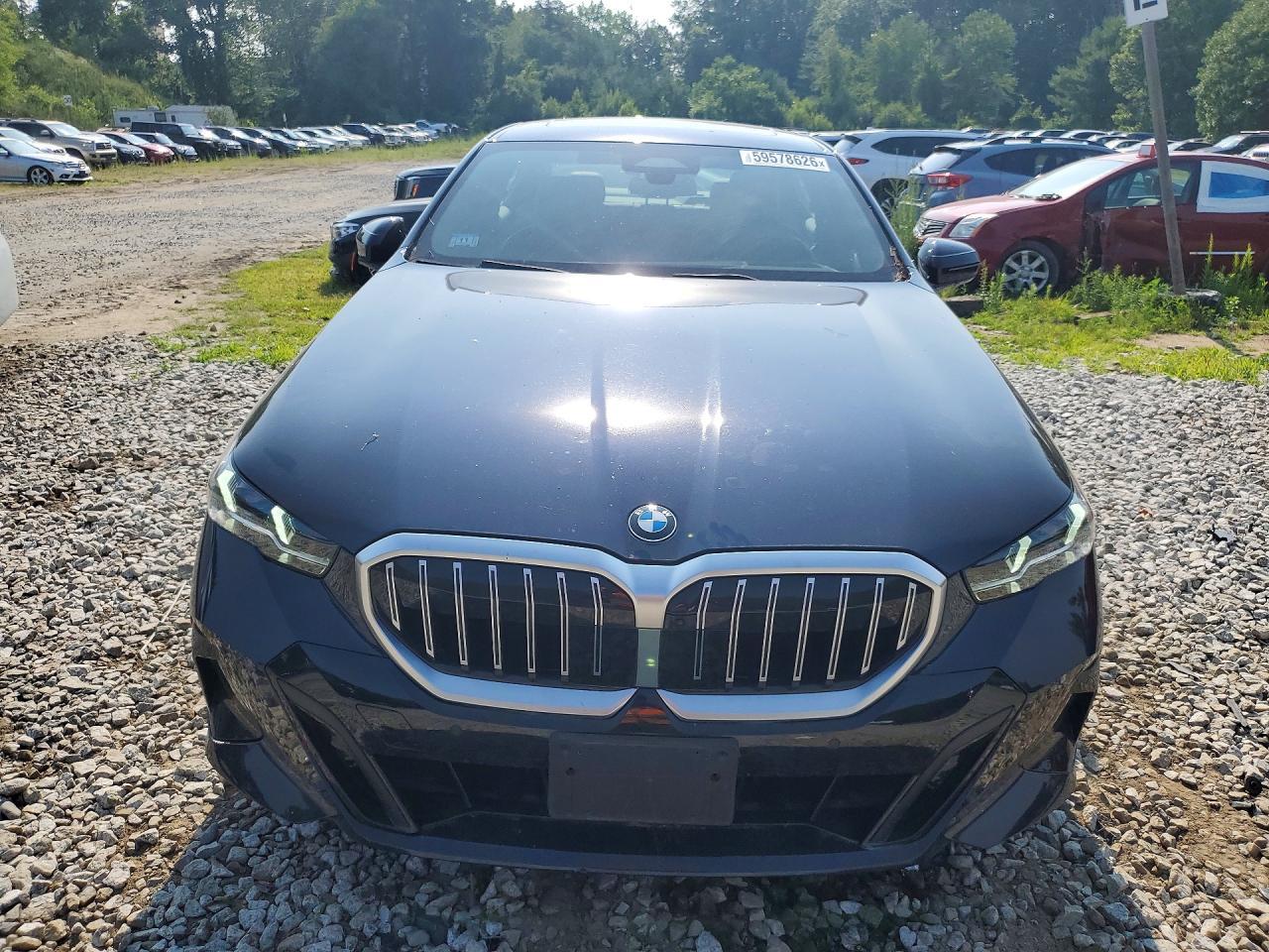 2025 BMW Seria 5 540i - zdjęcie 5