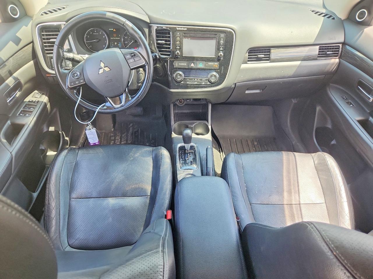 2016 Mitsubishi Outlander Se - zdjęcie 8