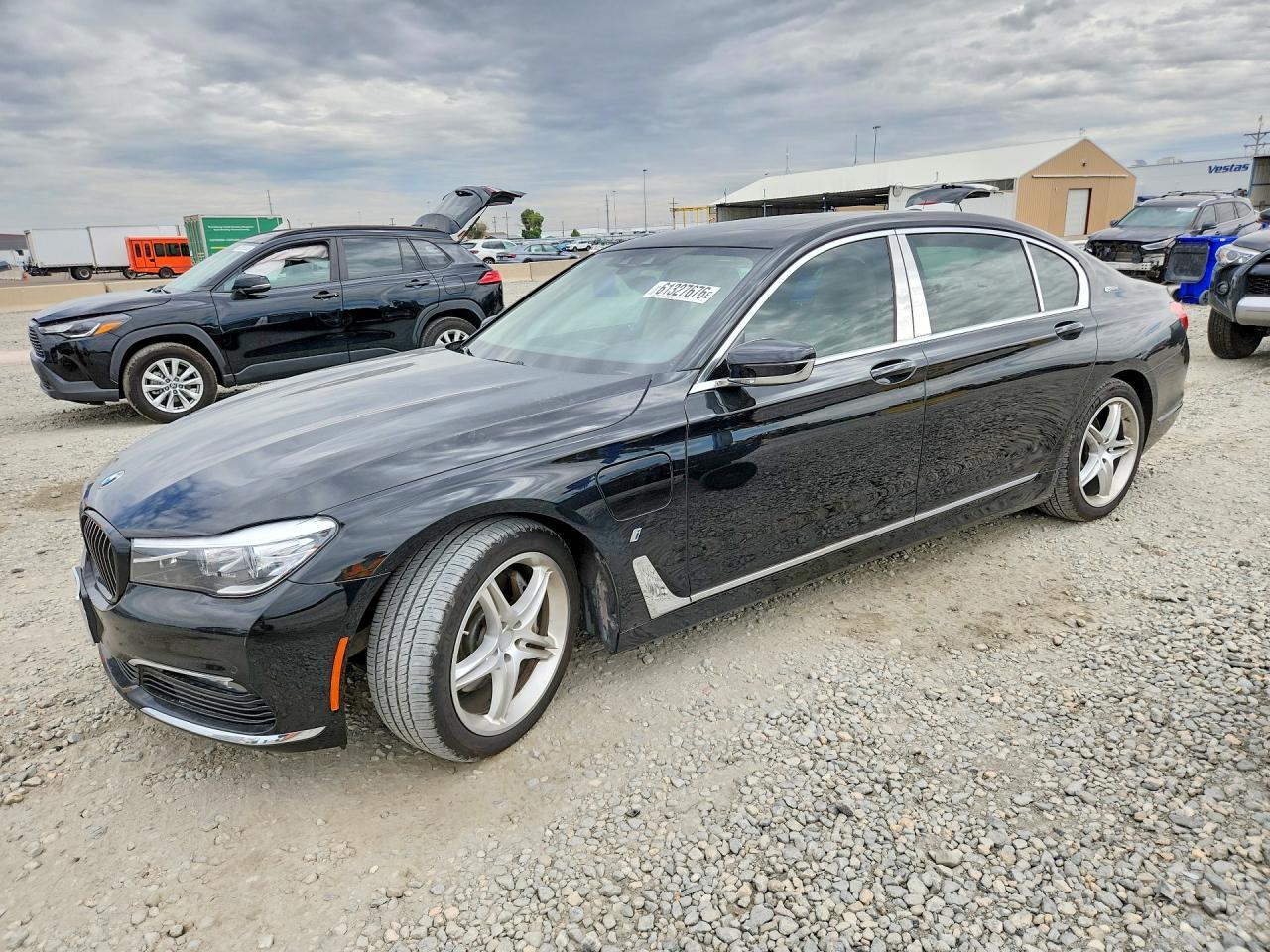 2018 BMW Seria 7 740e - zdjęcie główne
