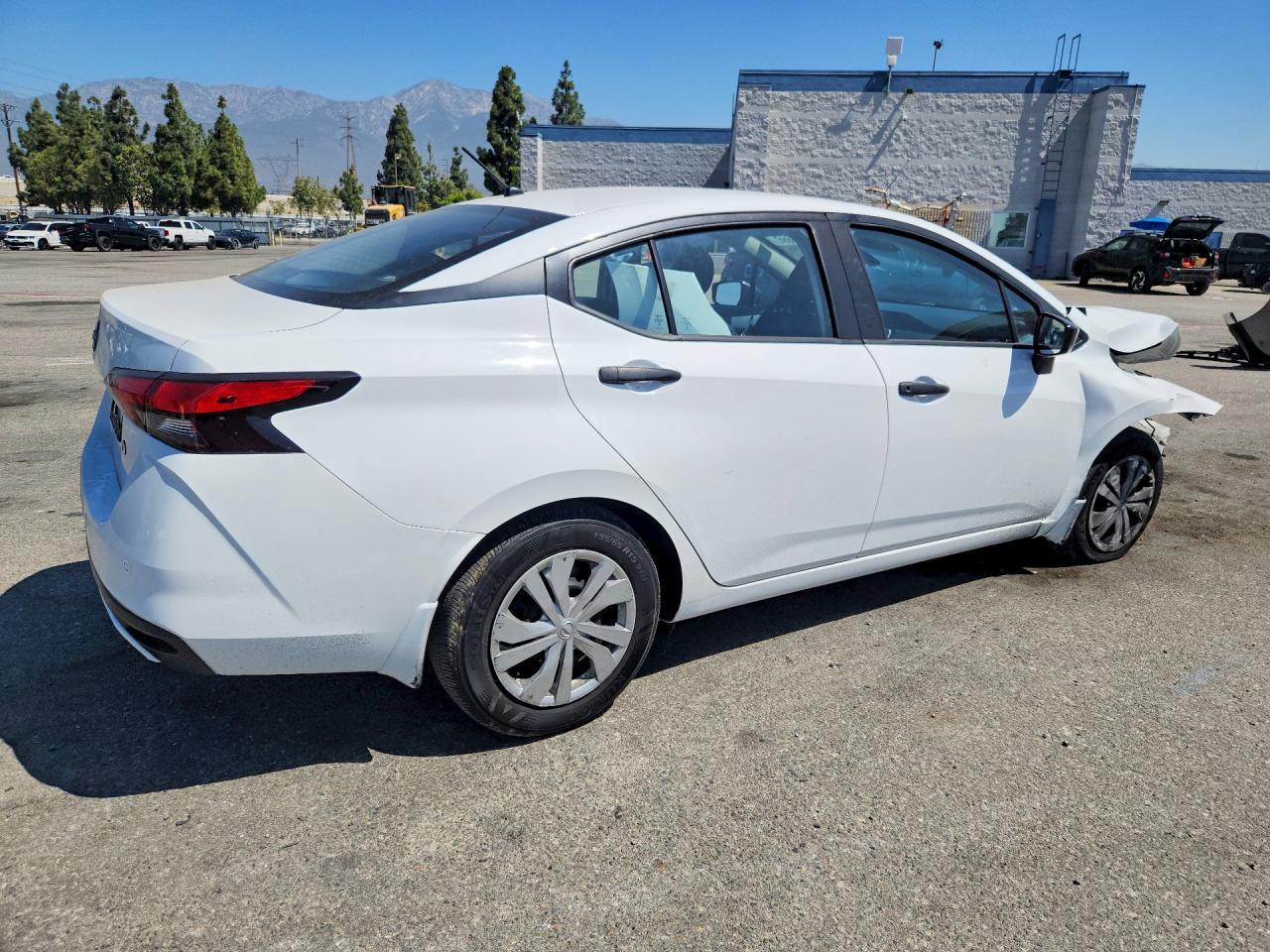 2025 Nissan Versa S - zdjęcie 3