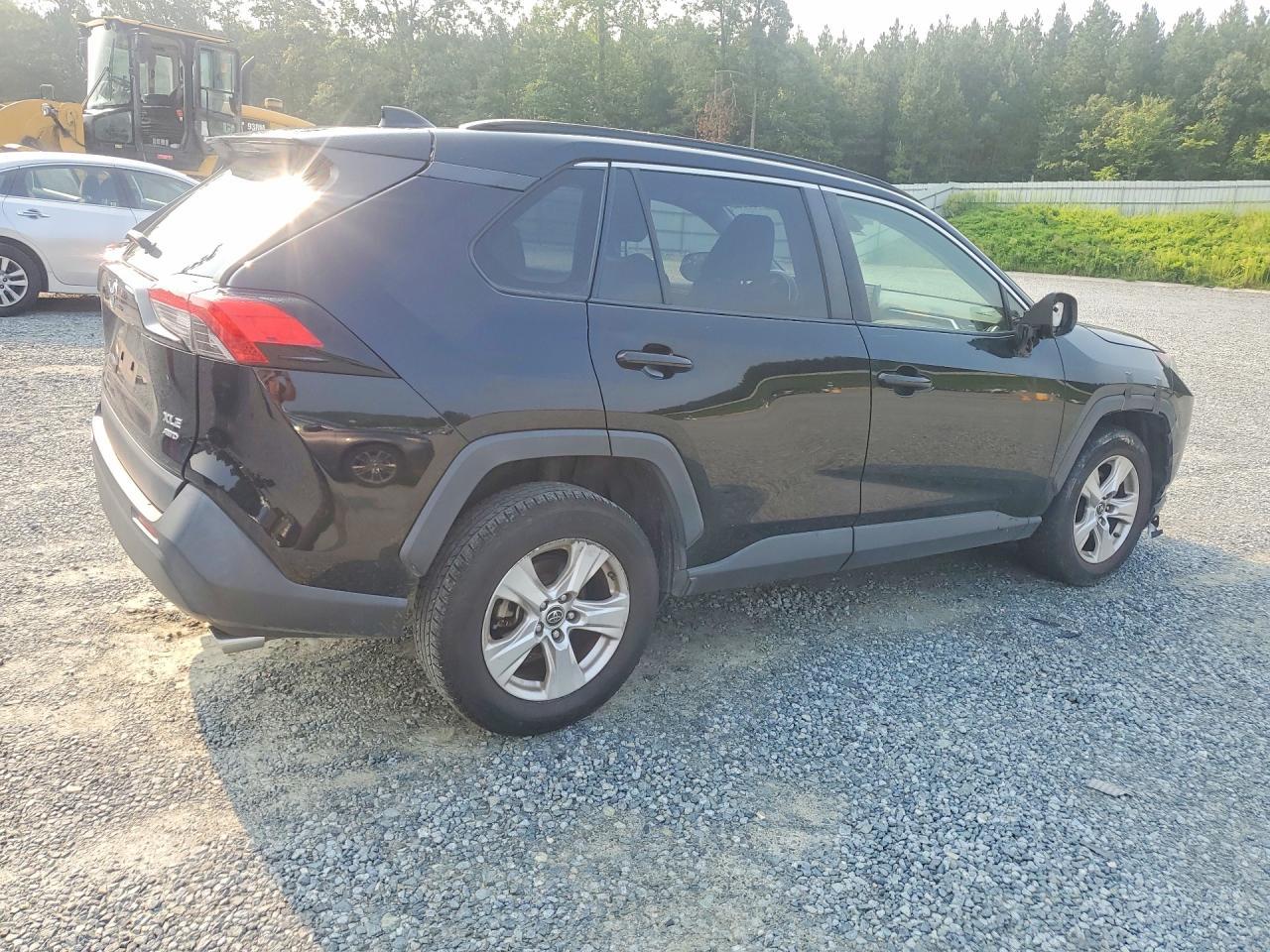 2019 Toyota Rav4 Xle - zdjęcie 3