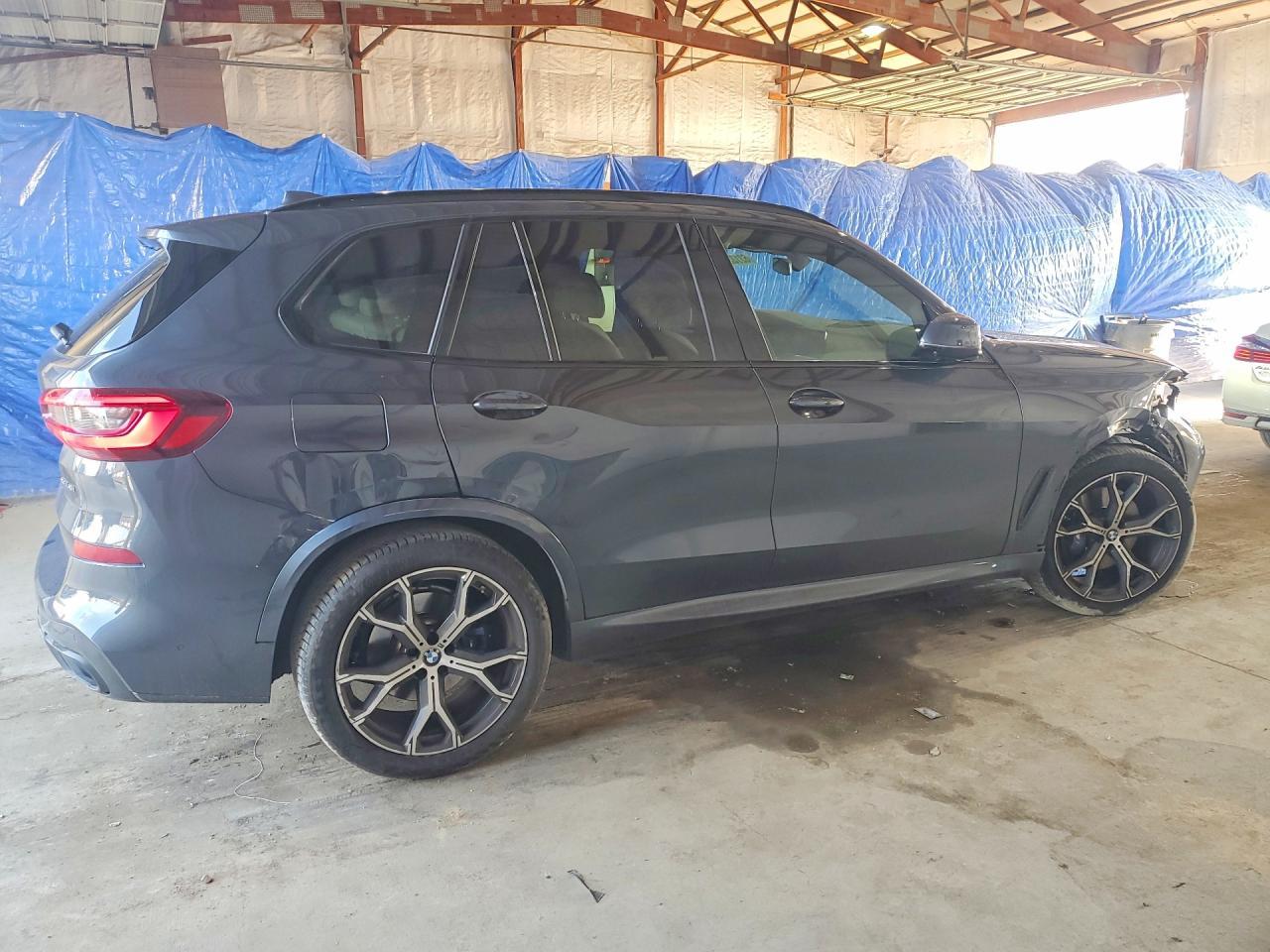 2022 BMW X5 xDrive40I - zdjęcie 3