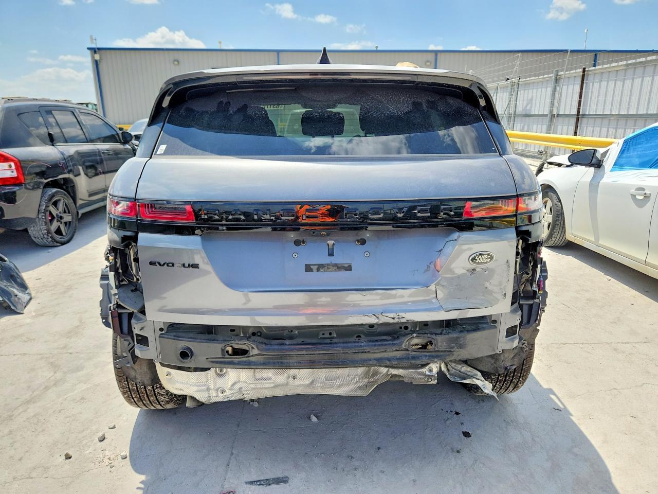 2023 Land Rover Range Rover Evoque R-Dynamic S - zdjęcie 6