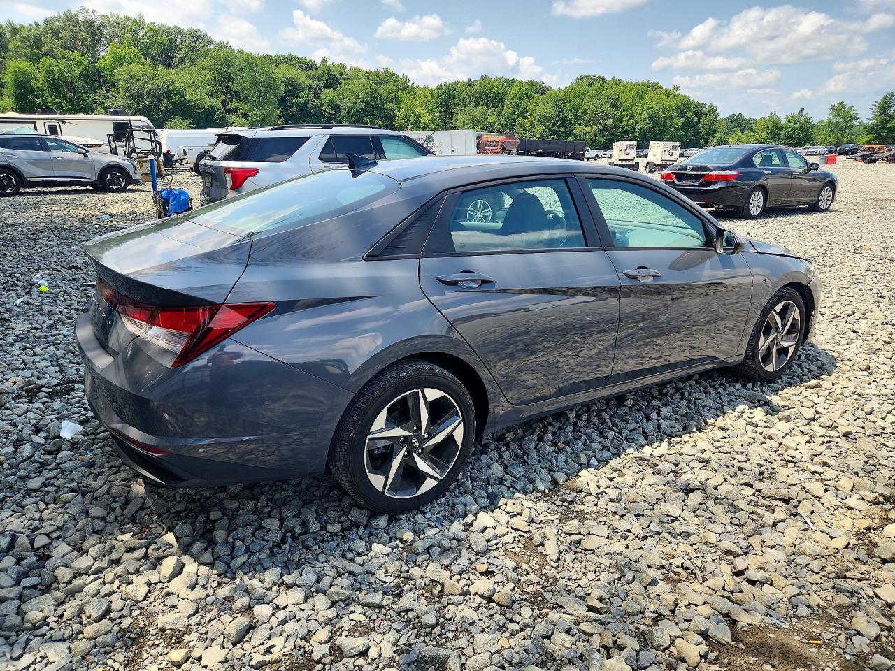 2023 Hyundai Elantra Sel - zdjęcie 3