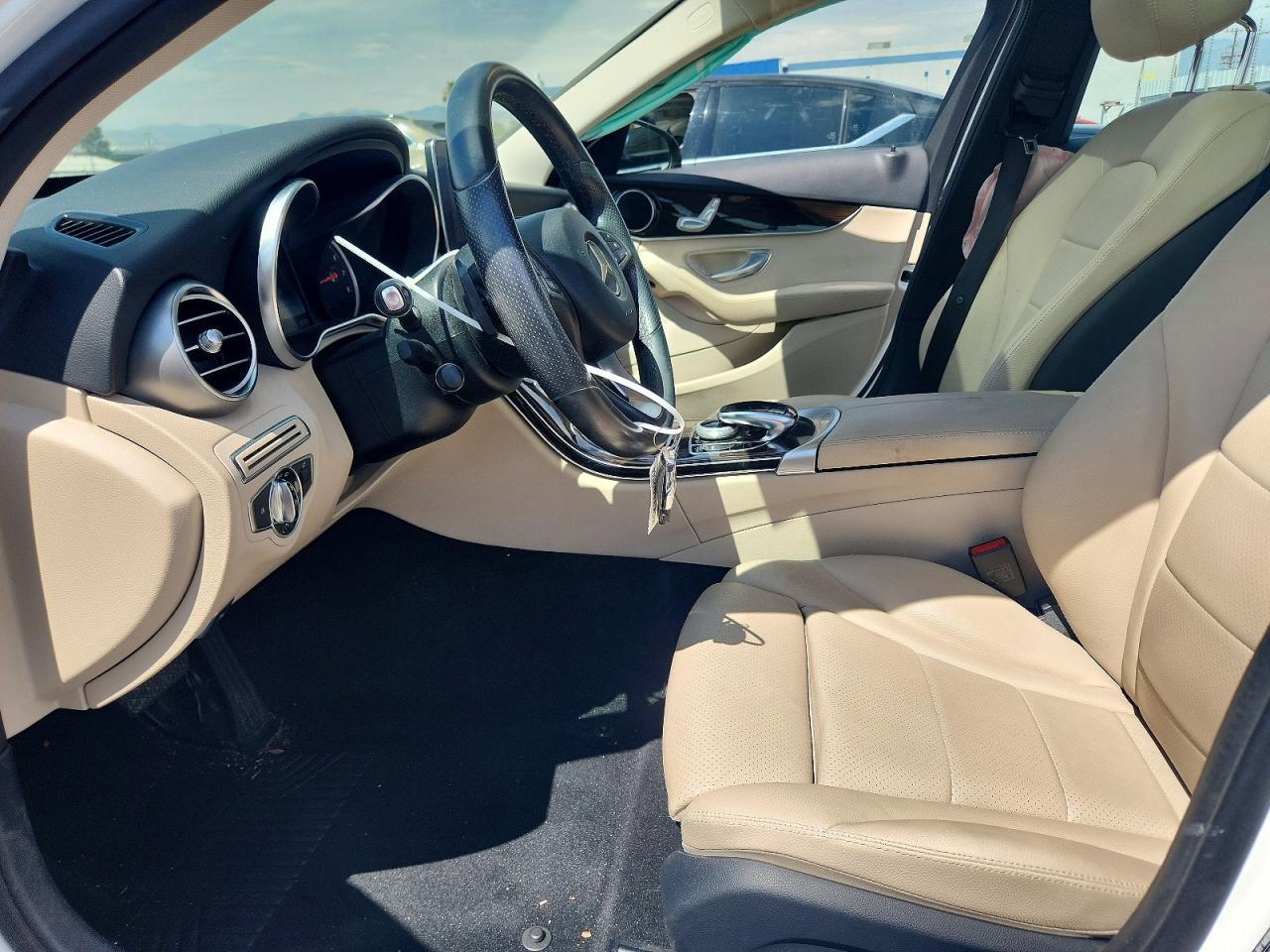 2016 Mercedes-Benz C 300 - zdjęcie 7