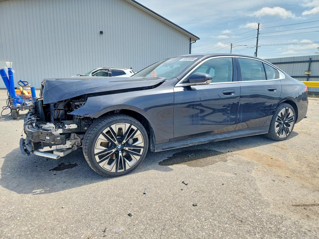 2024 BMW Seria 5 530i - zdjęcie główne