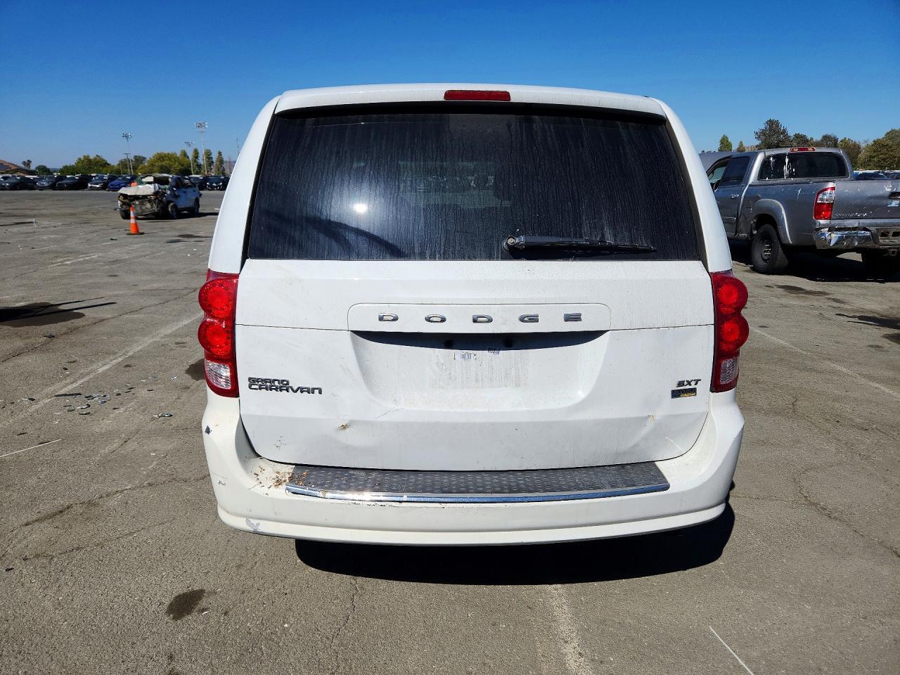 2014 Dodge Grand Caravan Sxt - zdjęcie 6