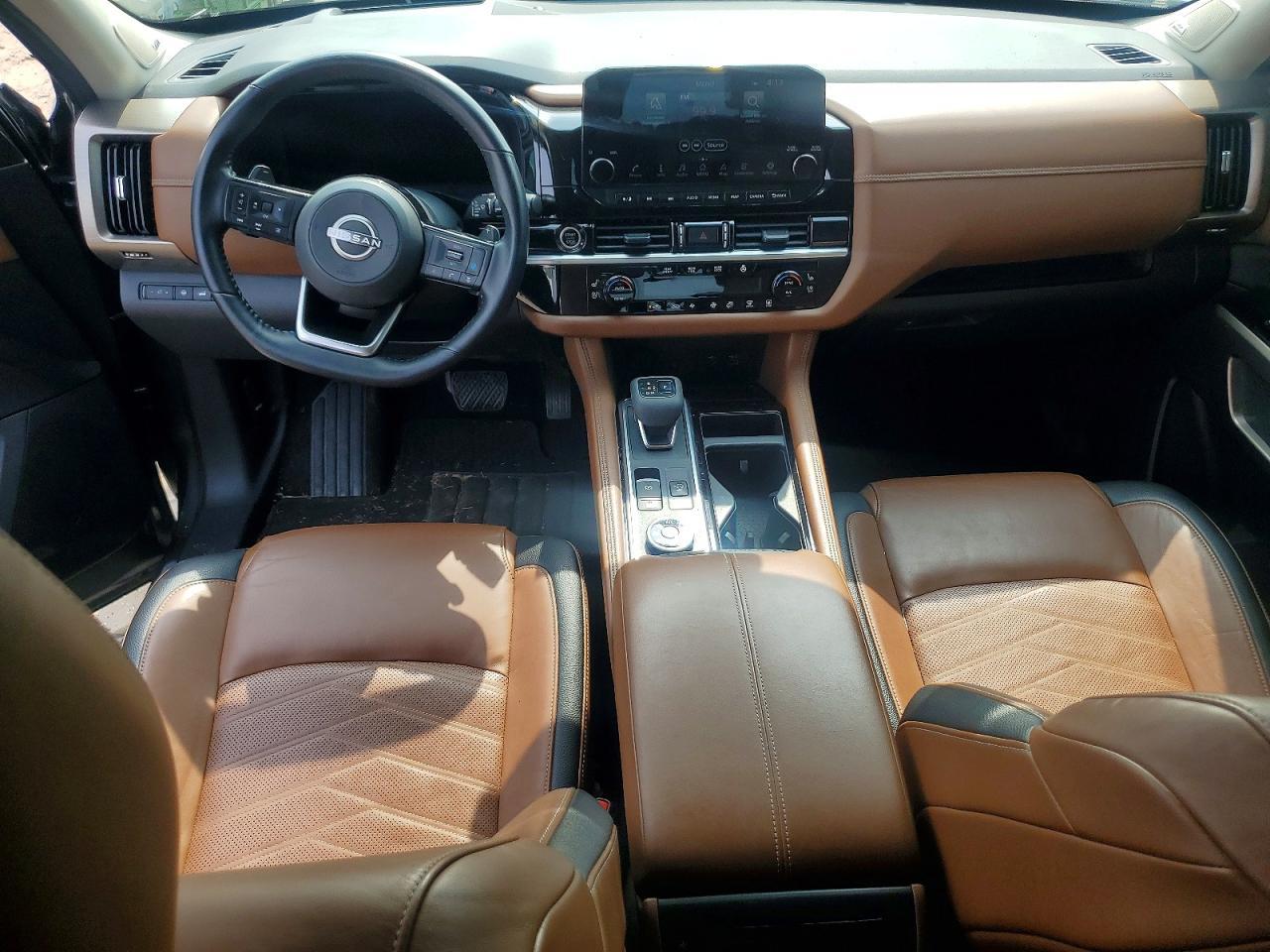 2022 Nissan Pathfinder Platinum - zdjęcie 8