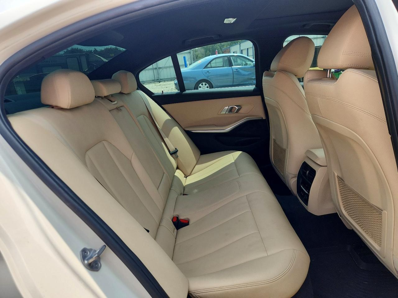 2019 BMW Seria 3 330i - zdjęcie 10