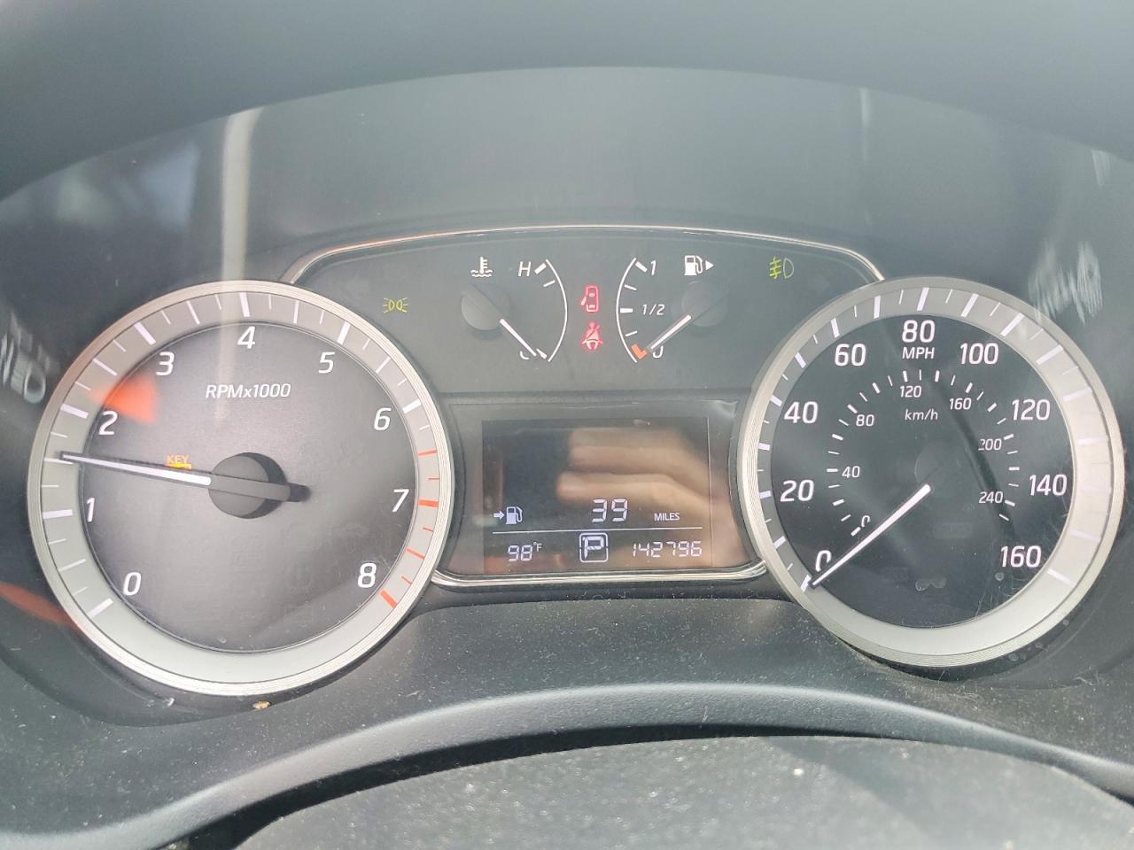 2014 Nissan Sentra Sr - zdjęcie 9
