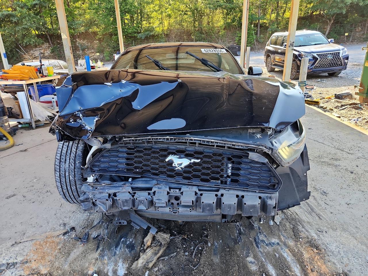 2015 Ford Mustang - zdjęcie 5