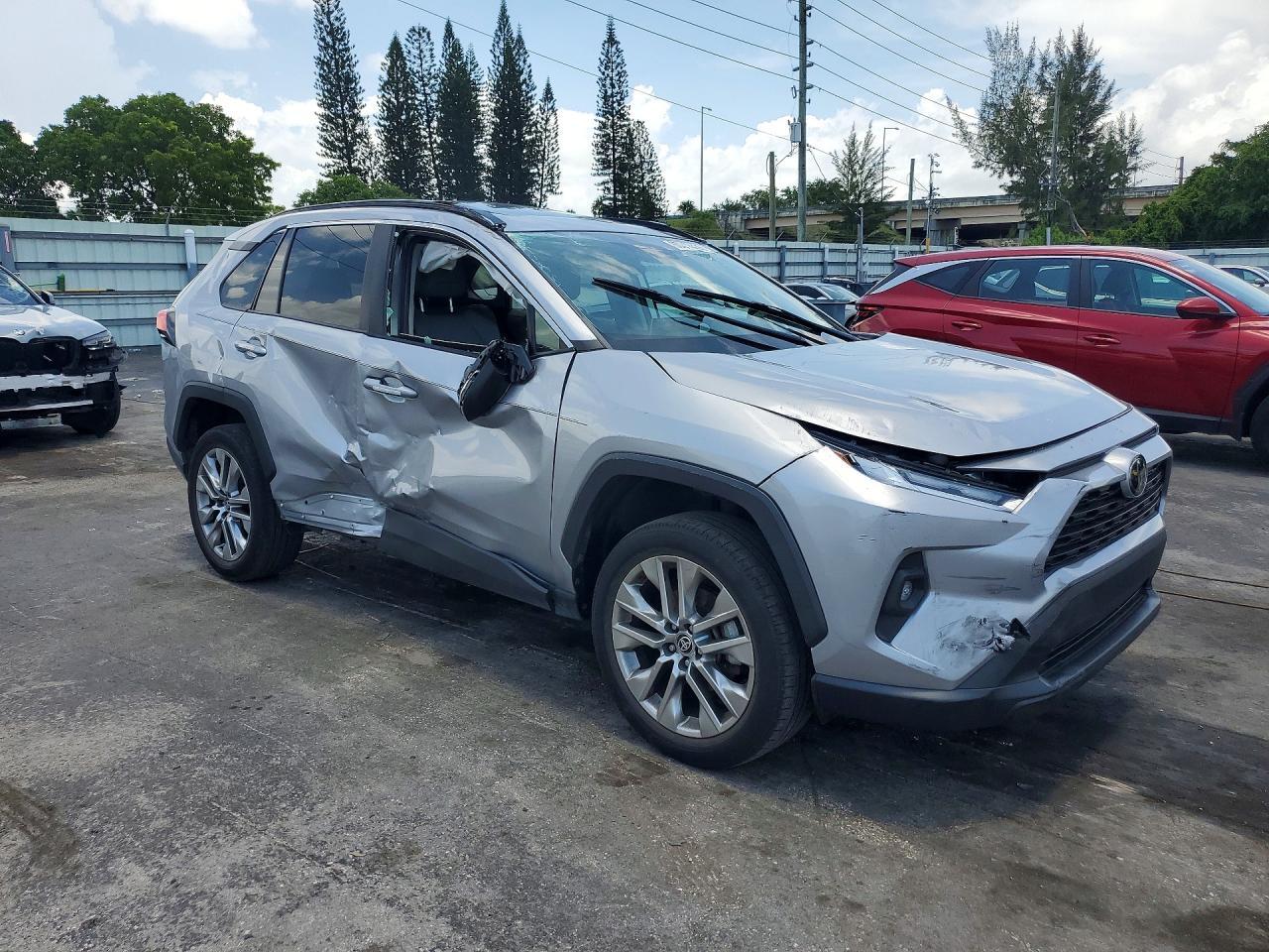 2023 Toyota Rav4 Xle Premium - zdjęcie 4