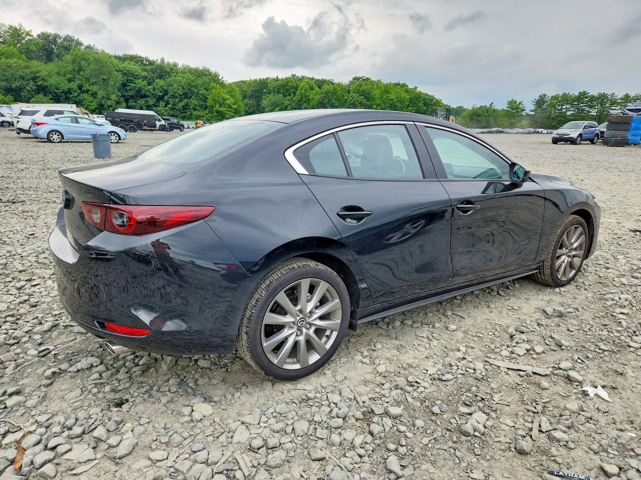 2026 Mazda 3 Preferred/Carbon Edition - zdjęcie 3