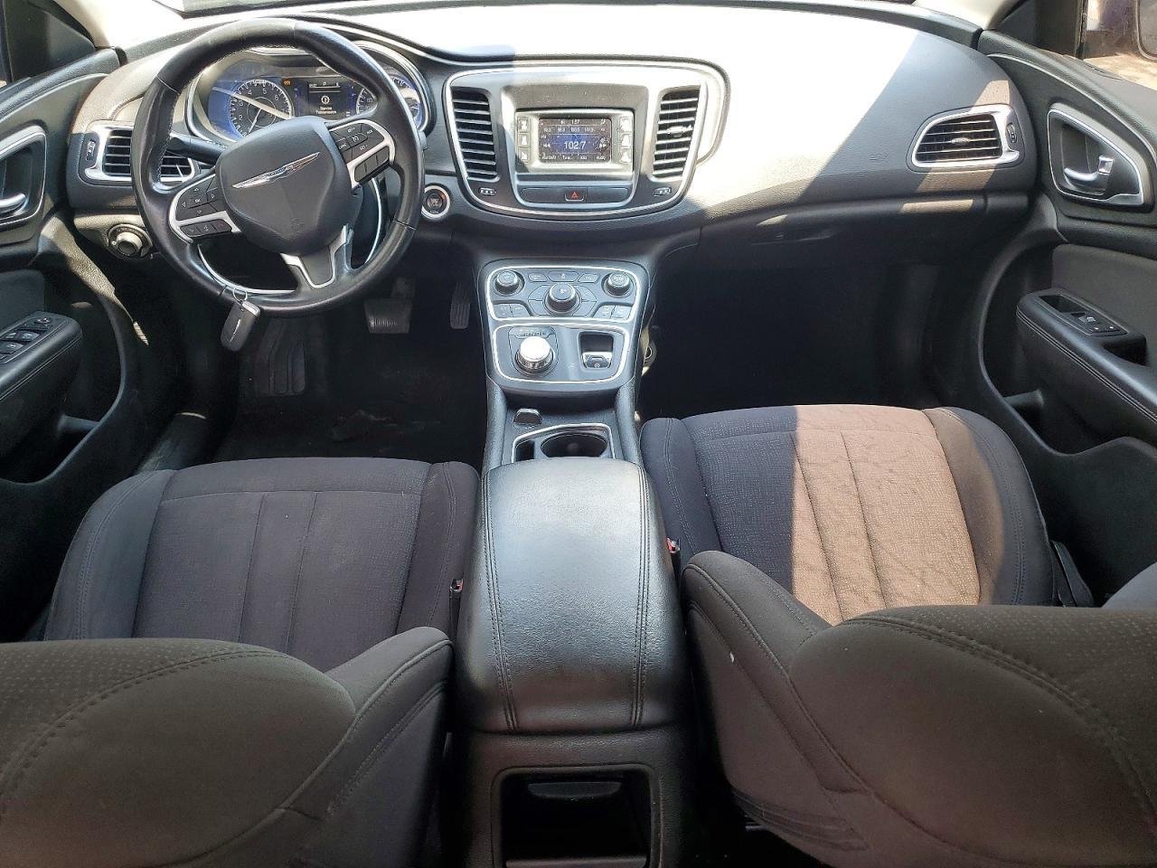 2015 Chrysler 200 Limited - zdjęcie 8