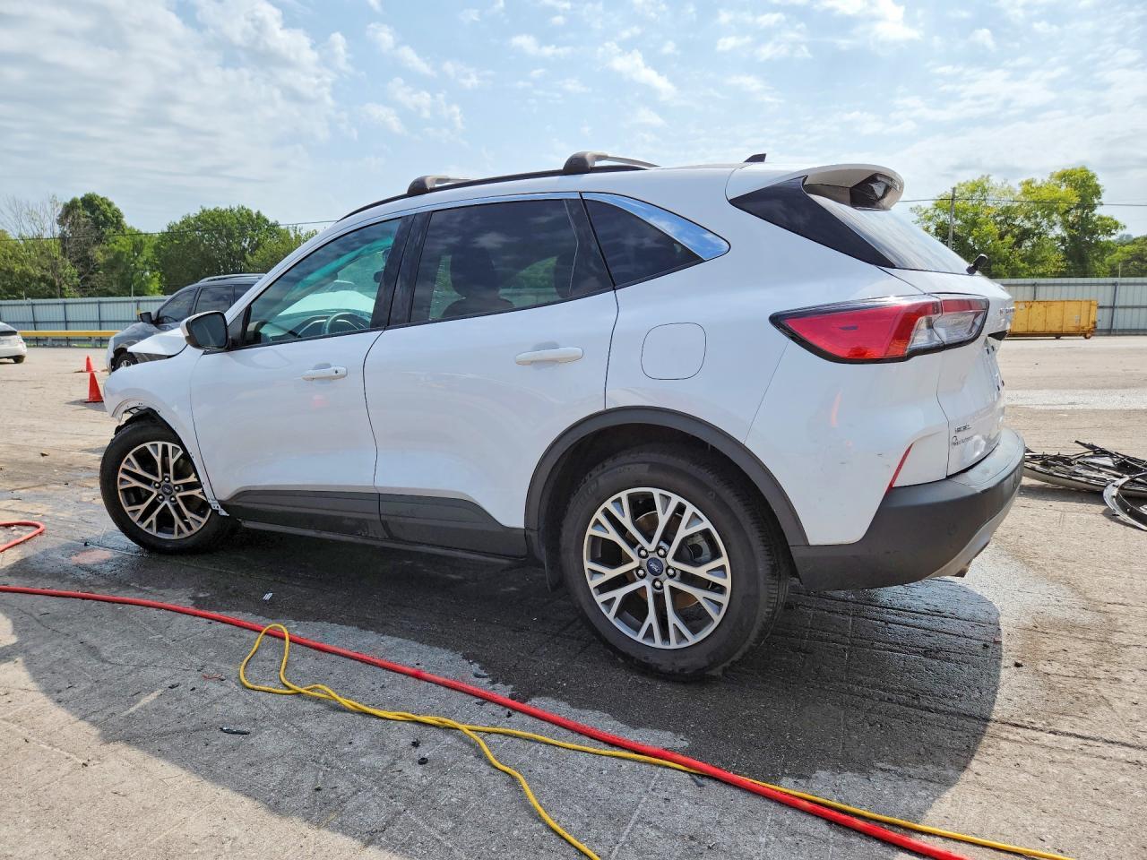 2022 Ford Escape Sel - zdjęcie 2
