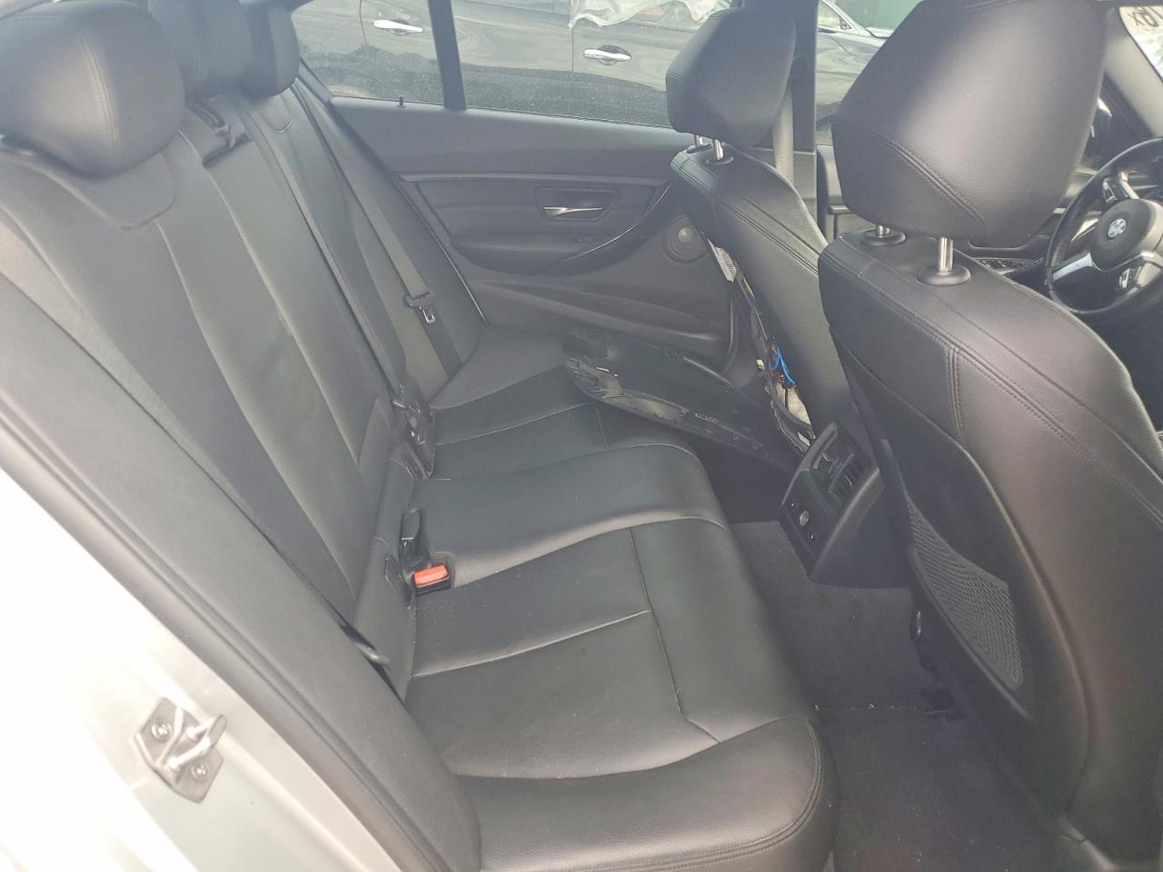 2015 BMW 335 Xi - zdjęcie 10