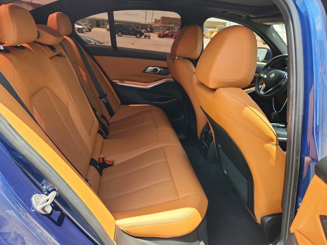 2022 BMW 330I - zdjęcie 10