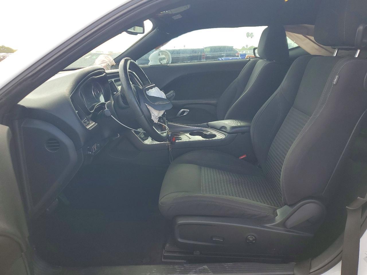2015 Dodge Challenger Sxt - zdjęcie 7