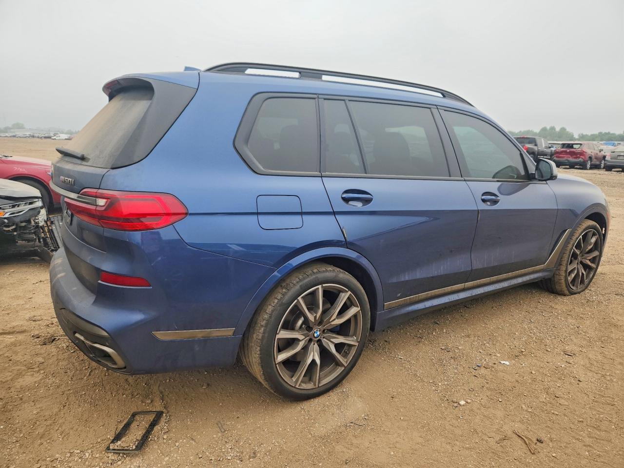 2021 BMW X7 M50I - zdjęcie 3