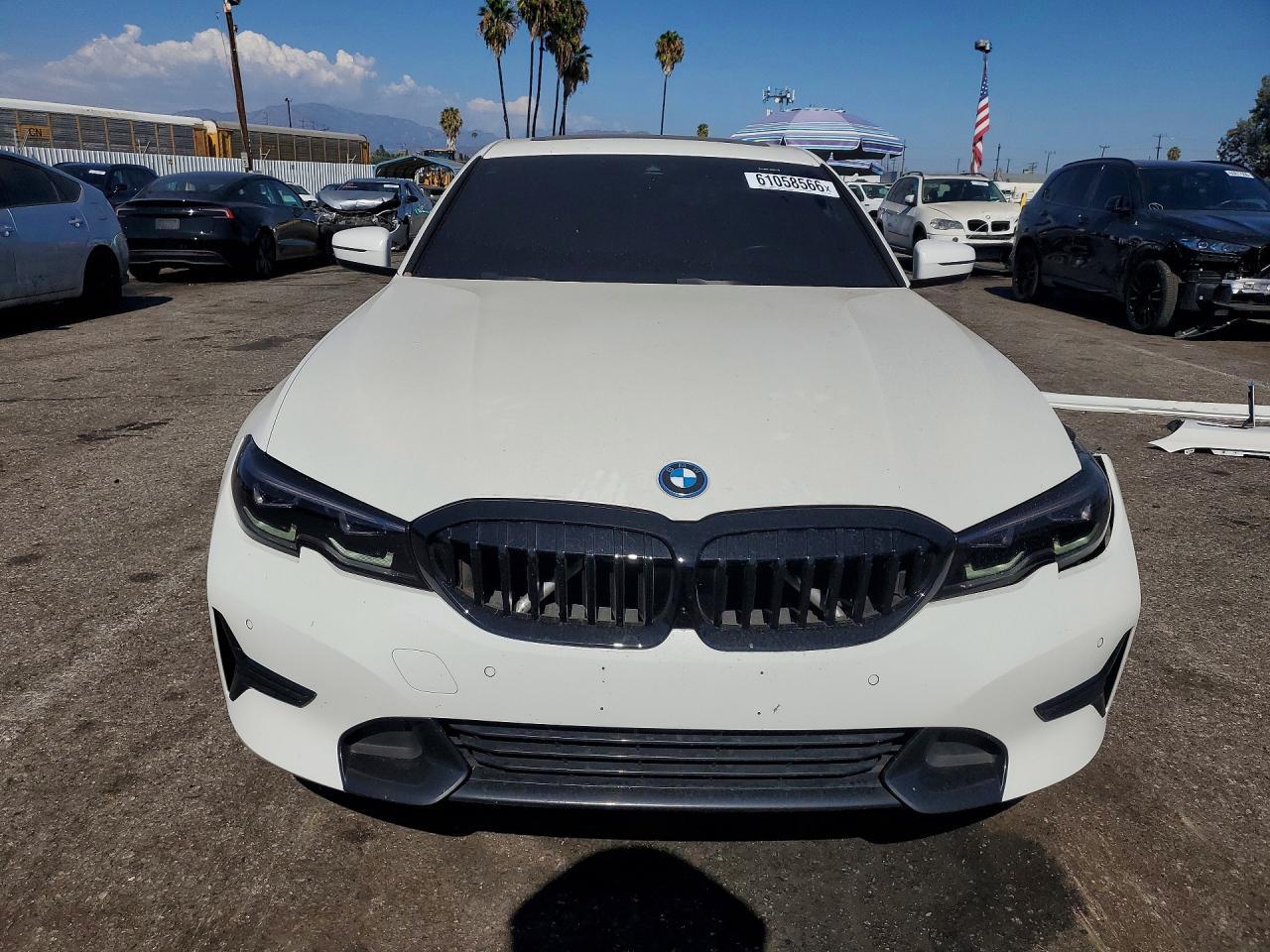 2022 BMW 330E - zdjęcie 5
