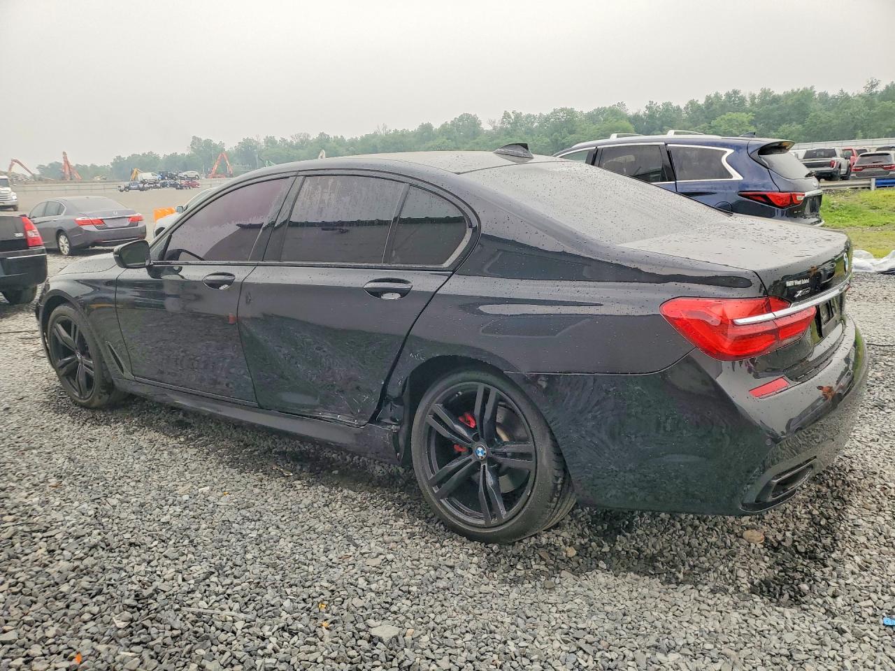 2016 BMW 750 Xi - zdjęcie 2