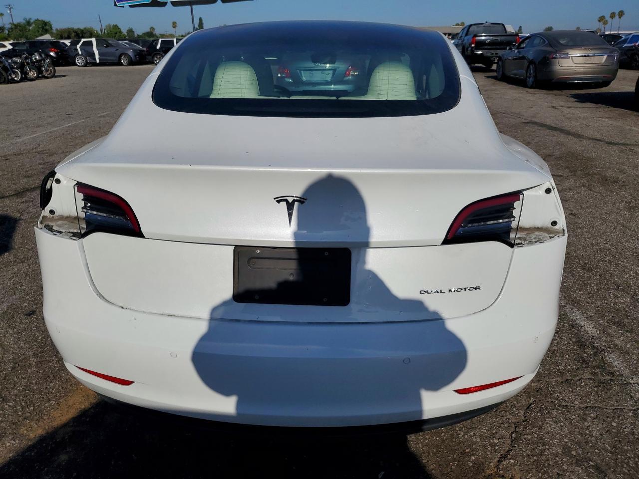 2022 Tesla Model 3 - zdjęcie 6